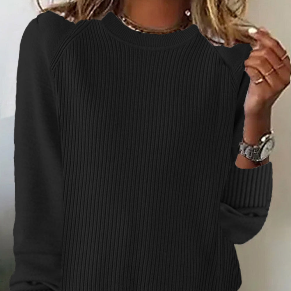 Round neck pullover knitted sweater