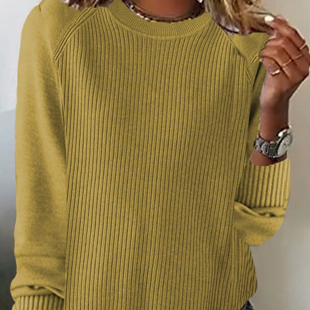 Round neck pullover knitted sweater